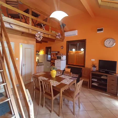 Mediterran Rezidencia Holiday home *